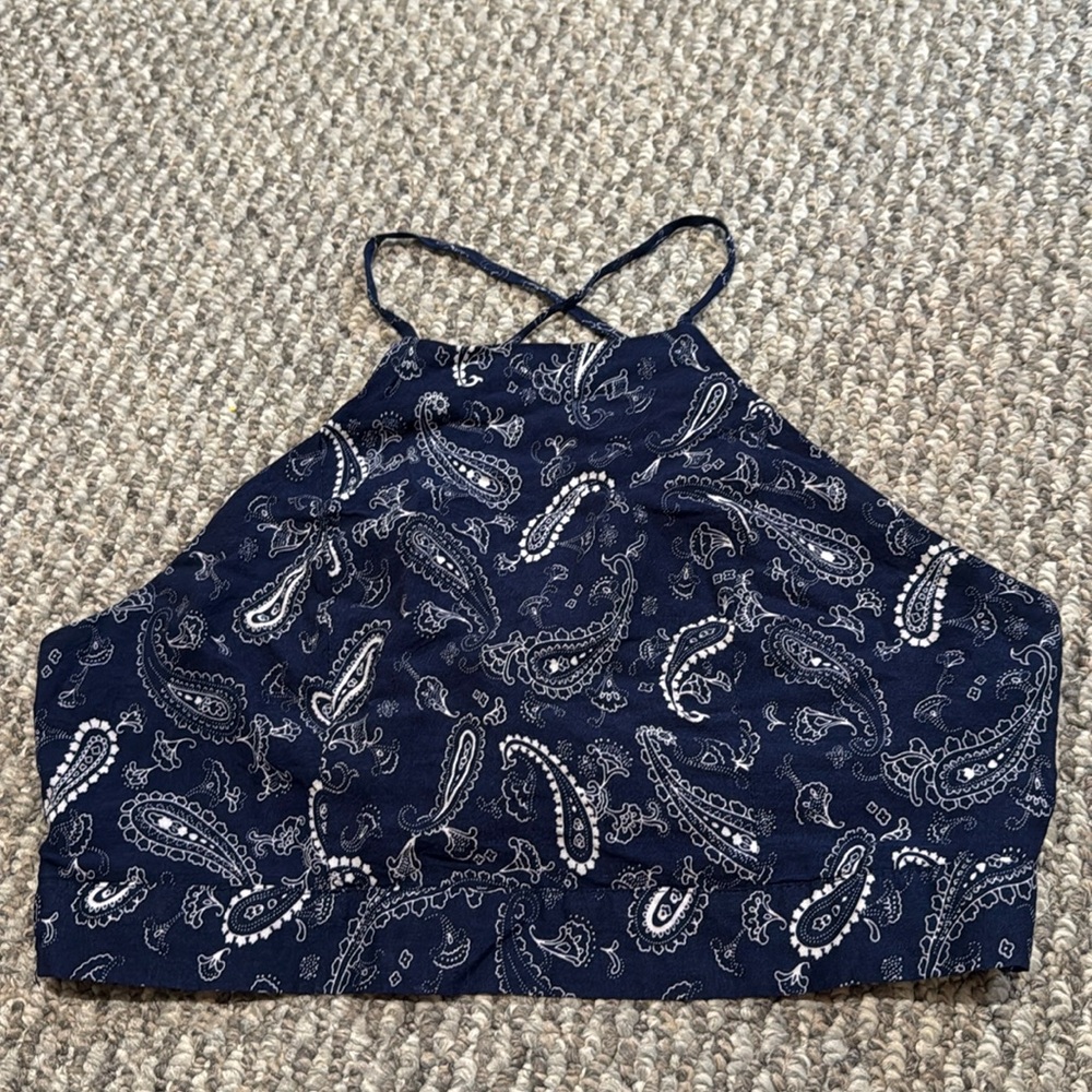 ⭐️5/$15⭐️ Paisley crop top - Picture 1 of 4